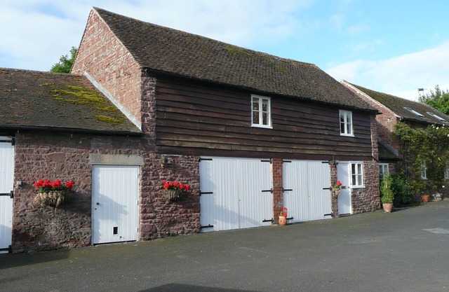 Luxury 2 Bed Coach House with it's own Private Heated Indoor Swimming Pool