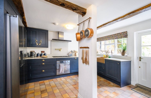 Luxury 2 Bed Manor House Hot Tub Cinema Room Skytv