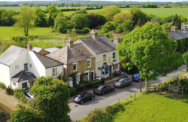 Luxury 2 bed room apartment overlooking Grantchester Meadows ,