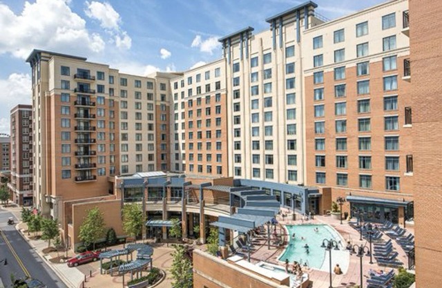 Luxury 2 Bedroom and 2 Bathroom with Full Amenities