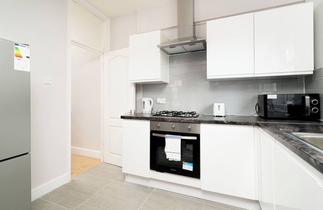 Luxury 2 Bedroom Apartment. A Quick 5 Minute Walk from Tottenham Hotspur Stadium