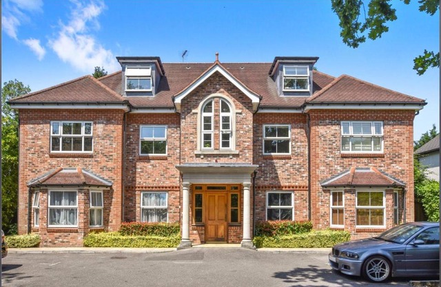 Luxury 2 Bedroom Apartment in Northwood