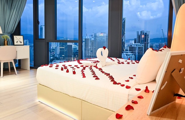 Luxury 2-BR APT @ Star Residences Kuala Lumpur