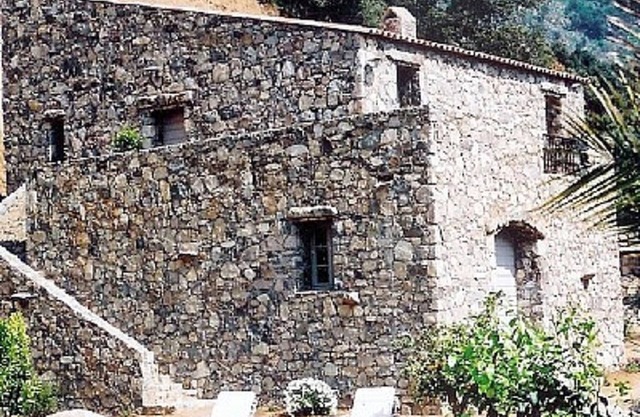 LUXURY 270M² HOUSE OF CHARACTER IN OLD STONES WITH HEATED POOL, NEAR CALVI