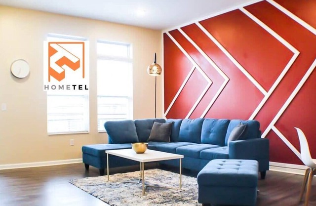 Luxury 2bd/2ba Apt 5 min to DWTN l Garage l Gym