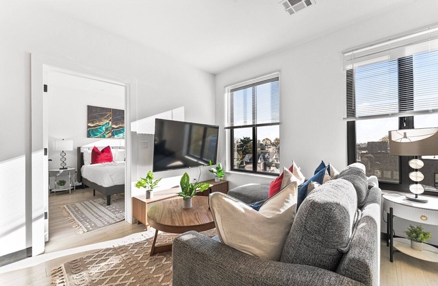 Luxury 2bd/2ba near Boston 1062