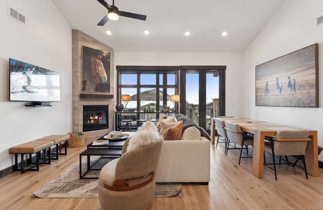 Luxury 2bed Park City Condo at Canyons Village - ski, bike, golf