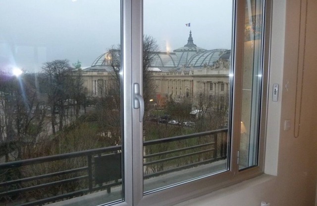 Luxury 2BR/2BA/Champs-Élysées/Montaigne/Superb Views/Central Air/MOBILITY RENTAL