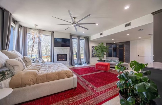 Luxury 3.16 Acre Barndo Retreat Near PGA Frisco!
