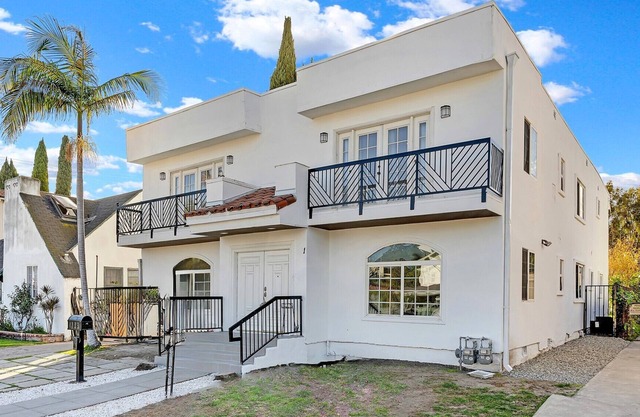 Luxury 3 Bed 3 Bath Home 5 Mins to Rodeo Drive A+ Location WiFi Parking Backyard