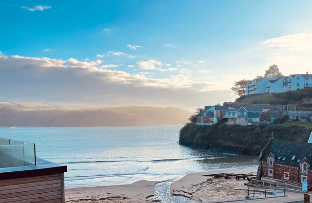 Luxury 3 bed beach chic apartment