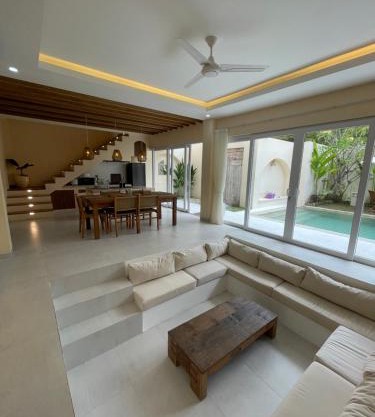 Luxury 3 Bed Villa in Kuta with Pool