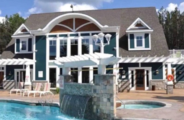 Luxury 3 Bedroom, 3 Bathroom Villa on Lake of Bays