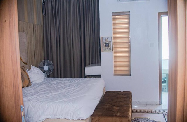 Luxury 3-bedroom apartment with PS5 for ultimate comfort!