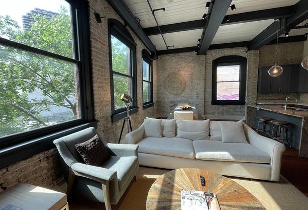 Luxury 3BD/3 5Bath Full Floor - Prvt Elevator/Grocery/Superdome/Streetcar/Dining