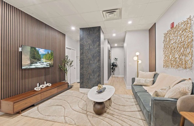 Luxury 3BD | Center City | 3 Beds | By JFK plaza