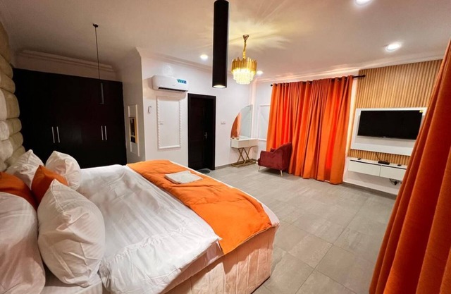 LUXURY 3BED ACE APARTMENT