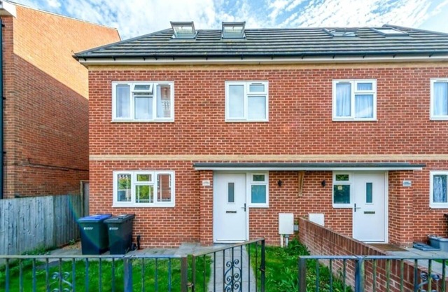 Luxury 3BR Home, Chartham, Parking &Hot Tub