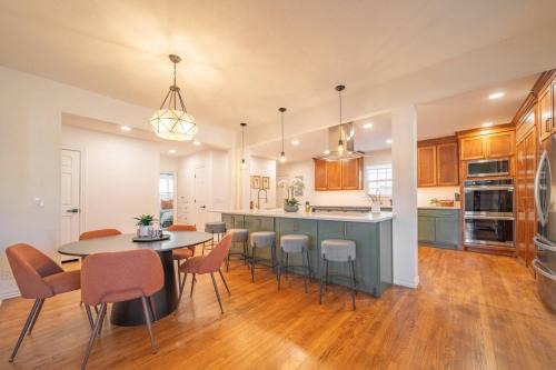 Luxury 4 Bdr, Okc, Walk 2 Ou Med, 4 King Bed