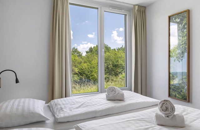 Luxury 4-person bungalow in the holiday park Landal Mont Royal