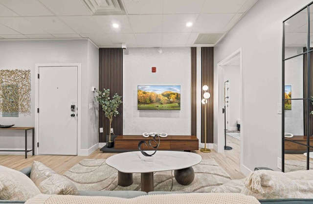 Luxury 4BD | Center City | 5 Beds | By JFK plaza