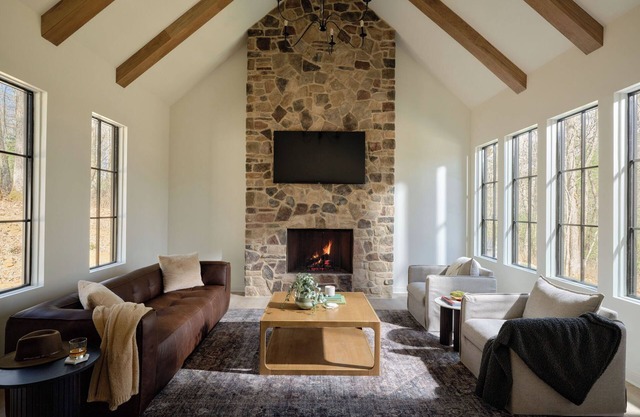 Luxury 4BR Mountain Home Near Downtown Highlands, Surrounded by Nantahala Forest