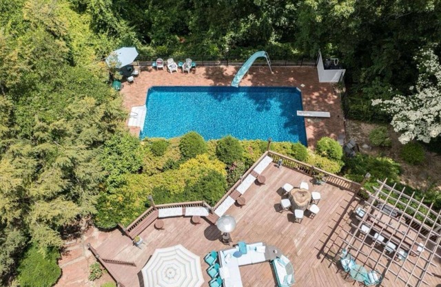 Luxury 5-Bdrm Retreat