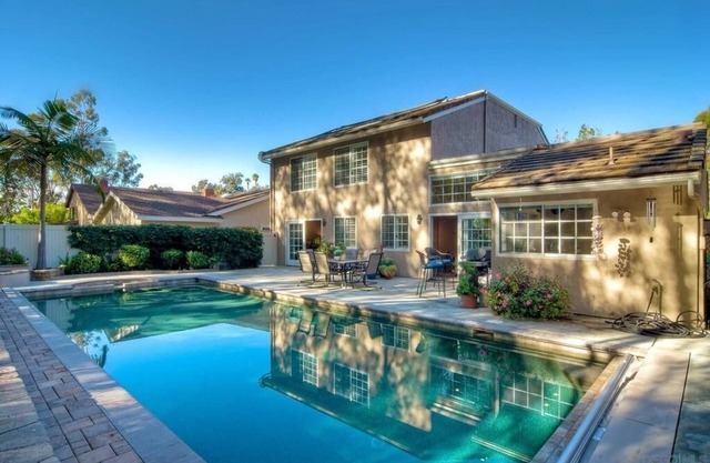 Luxury 5 Bedroom Canyon House With Heated Pool In Spripps Ranch