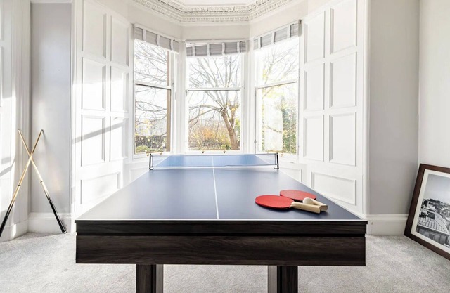 Luxury 5 Bedroom Victorian apartment in central Edinburgh with private parking