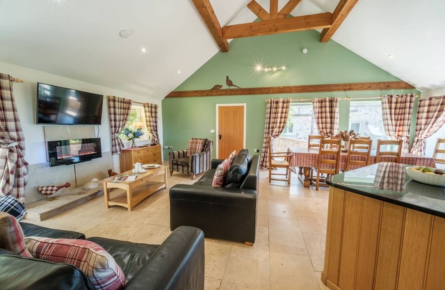 Luxury 5 star cottage with 3 ensuite bedrooms and wet room facilities