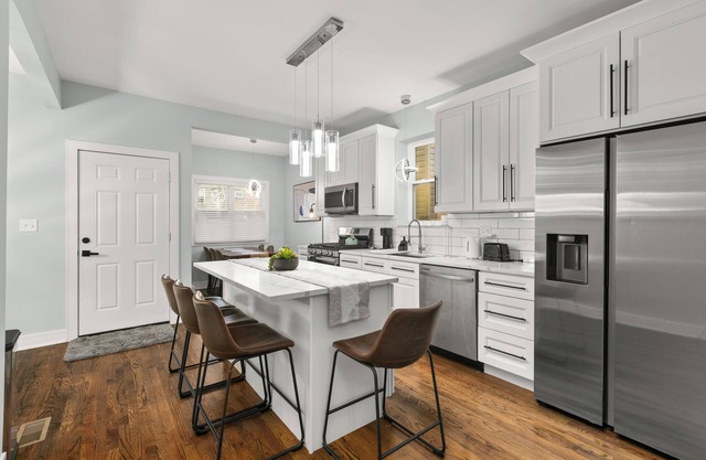 Luxury 5Bed 2Bath Apt w/Parking