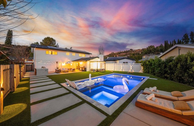 Luxury 5BR SD Escape Grill, Fire Pit, Sleeps 12