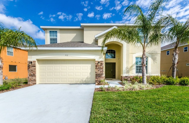 Luxury 6-Bed Villa-Private Pool, Spa & Games Room-Near Disney & Top attractions!