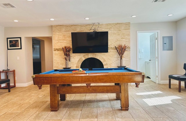 Luxury 7BR 5BA Villa Heated POOL & JACUZZI