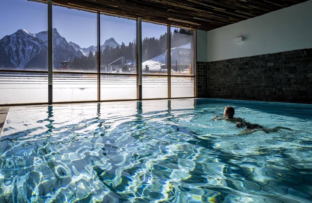 Luxury 8-person apartment in the holiday park Landal Brandnertal