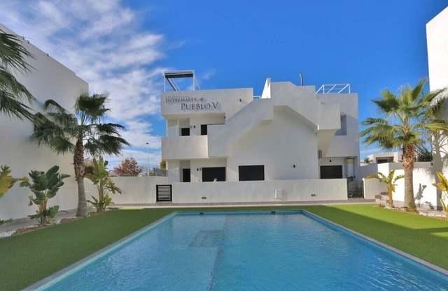 Luxury apartment with 2nd bathroom, pool, sea on the Costa Calida