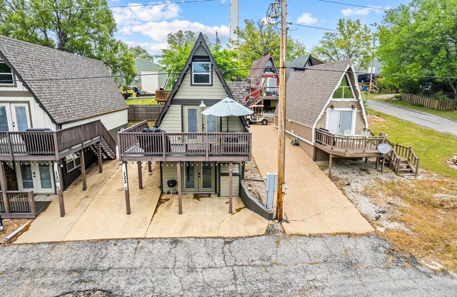 Luxury A Frame at Table Rock Lake! Sleeps 8!