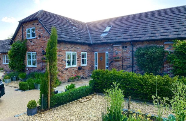 Luxury Accom with Pool Henbury Macclesfield