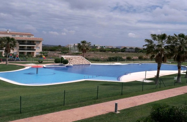 Luxury accommodation for 14 people . Swimming pool with SPA CIRCUIT