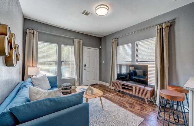 Luxury Accommodations in Central HTX at an Affordable Price