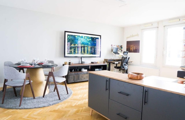 Luxury apartment 10 minutes from Paris