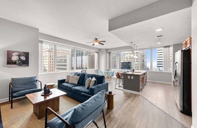 Luxury Apartment | Downtown | Free Parking