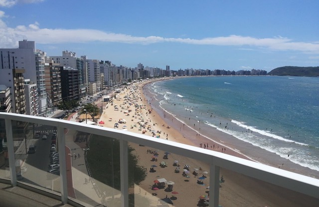 Luxury apartment, facing the beach with 3 bedrooms and 2 suites and 2 parking spaces