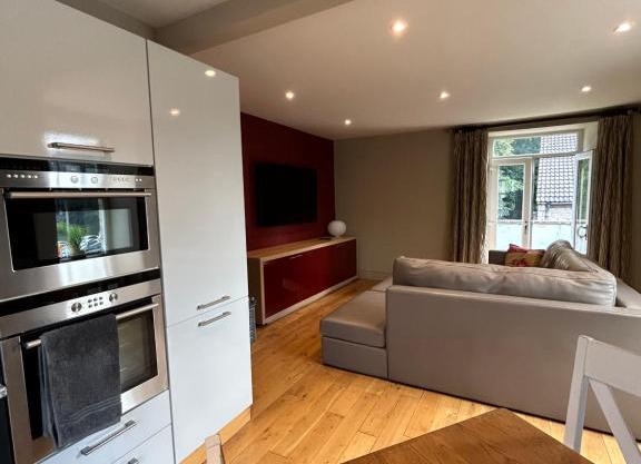 Luxury Apartment - Great Location