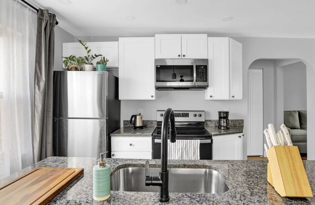 Luxury Apartment In Lakewood