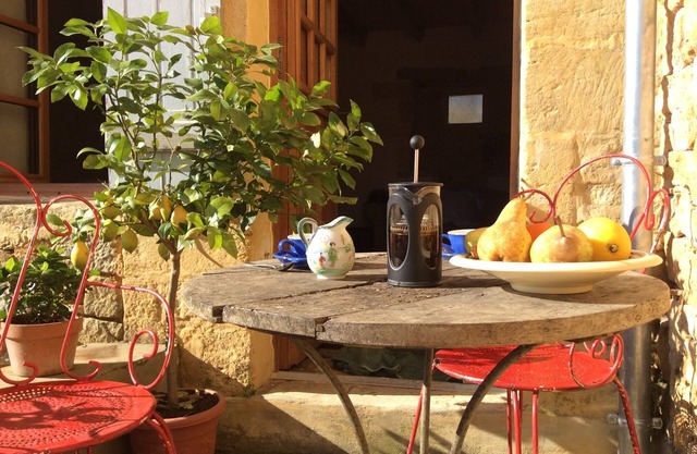 Luxury Apartment 'Just For Two' In Authentic Hilltop French Village near Domme