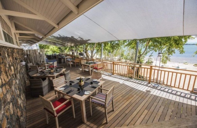 Luxury apartment for 6 people. With Sea View and access to a swimming pool.