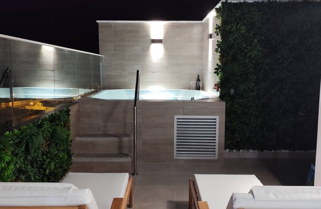 Luxury apartment on San Bartolo with jacuzzi and Sea view