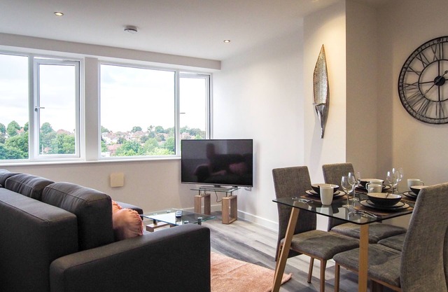 Luxury Apartment SOLIHULL, JLR, NEC & AIRPORT