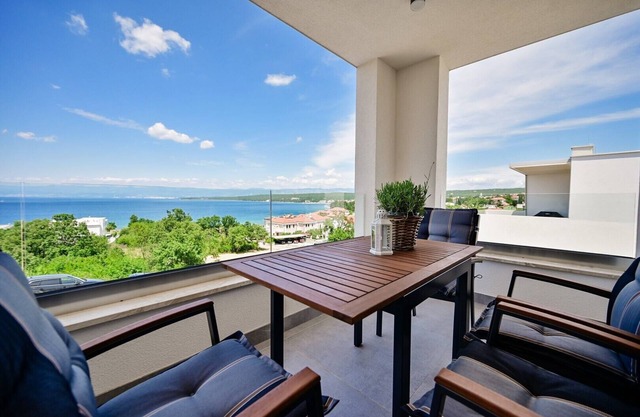 Luxury Apartment Stone Flower with private pool